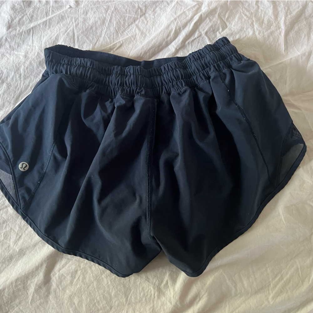lululemon hottie hot shorts size 6